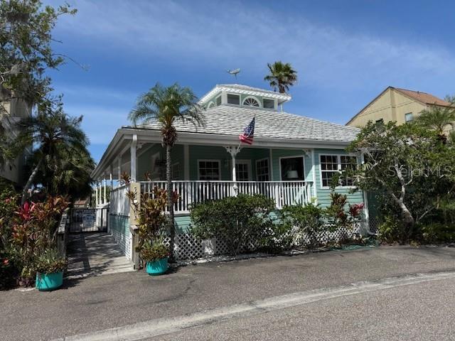 view of front of house featuring covered porch