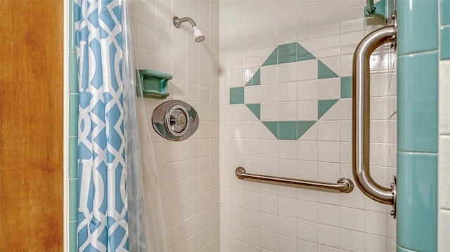 2702 Bedford Way, Sarasota, FL 34239 - bathroom with a stall shower