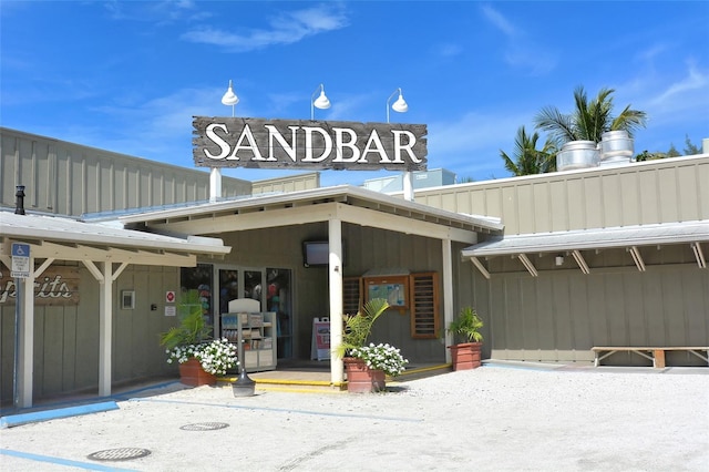 view of exterior entry