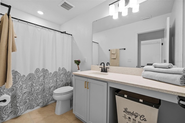 11430 Gallatin Trl, Parrish, FL 34219 - bathroom with tile patterned floors, toilet, vanity, recessed lighting, and curtained shower