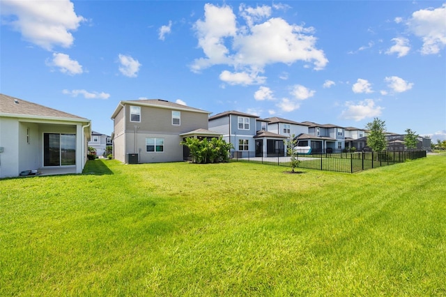 11430 Gallatin Trl, Parrish, FL 34219 - view of yard with a residential view and central AC