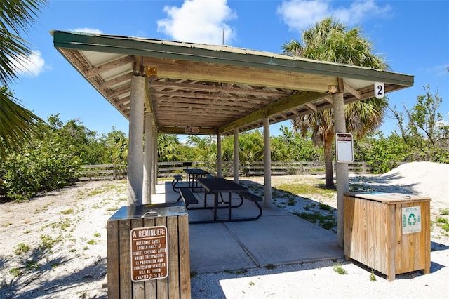 2402 16th St W, Palmetto, FL 34221 - view of patio / terrace