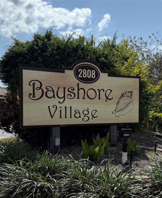 view of community / neighborhood sign