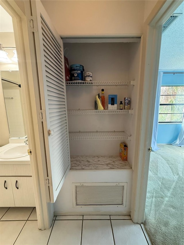 2808 60th Ave W Unit 1924, Bradenton, FL 34207 - closet featuring a sink and visible vents