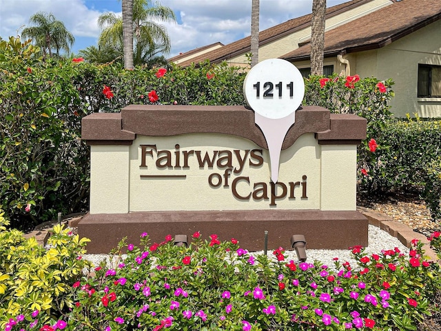 view of community / neighborhood sign