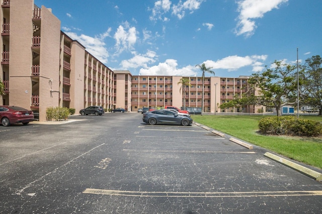 4015 Lake Bayshore Dr Unit 108, Bradenton, FL 34205 - view of uncovered parking lot