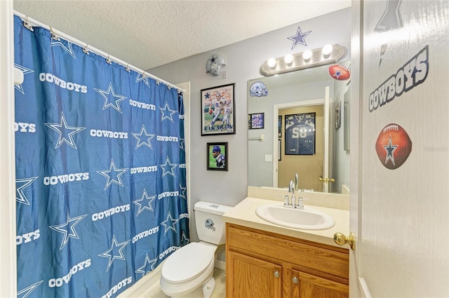 4211 30th Ln E, Bradenton, FL 34208 - full bath featuring toilet, a shower with curtain, vanity, and a textured ceiling