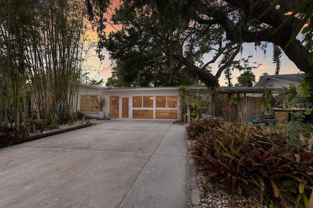 2207 Hickory Ave, Sarasota, FL 34234 - view of gate at dusk