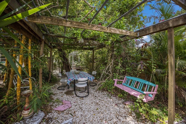2207 Hickory Ave, Sarasota, FL 34234 - view of yard with a patio area