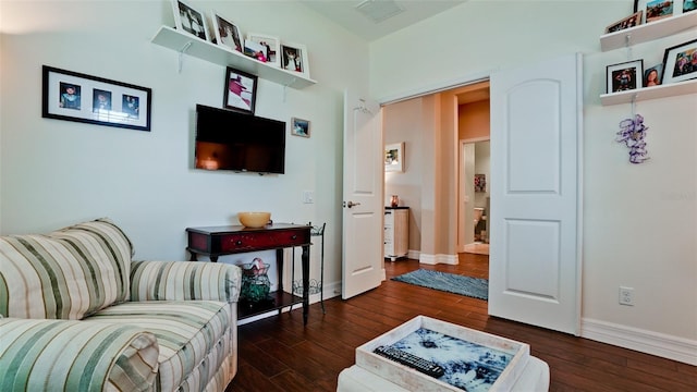 1503 Calle Grand St, Bradenton, FL 34209 - sitting room with wood finished floors and baseboards
