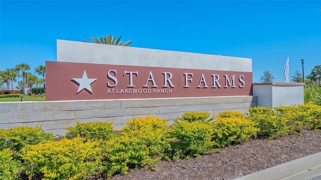 view of community / neighborhood sign