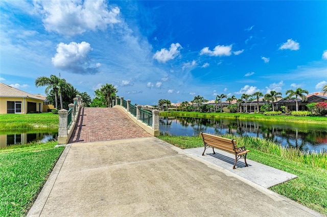 13167 Fernando St, Venice, FL 34293 - view of property's community featuring a water view