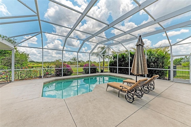 8103 Snowy Egret Pl, Bradenton, FL 34202 - outdoor pool featuring a patio and a lanai