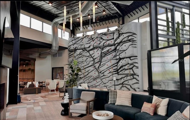 10171 Milky Way Cir, Sarasota, FL 34241 - lobby featuring visible vents