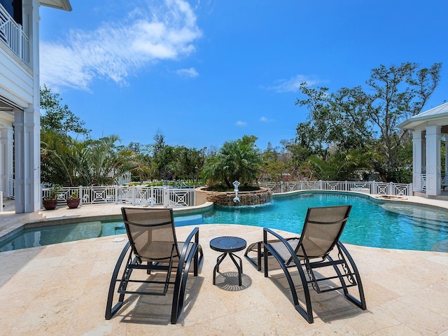 5132 Jungle Plum Rd, Sarasota, FL 34242 - view of swimming pool featuring a patio and a pool with connected hot tub
