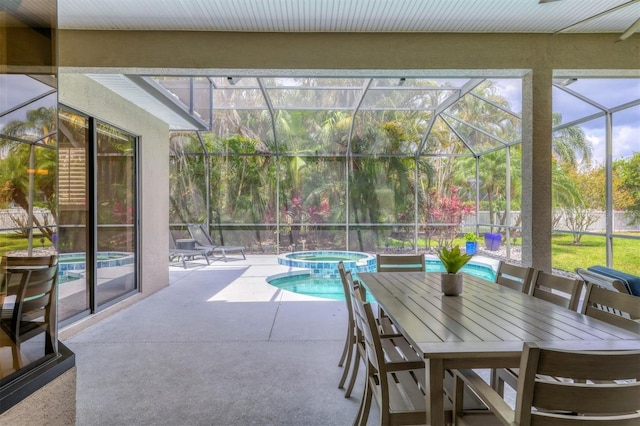 6470 Indigo Bunting Pl, Lakewood Ranch, FL 34202 - sunroom with a hot tub and outdoor dining space