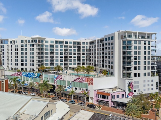 view of apartment building / complex