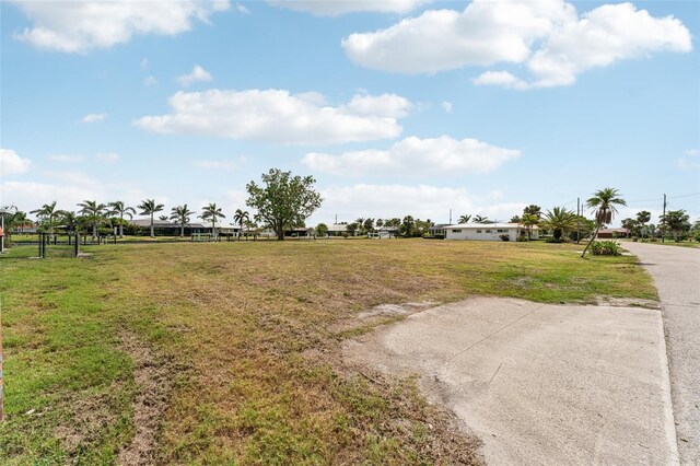 174 Crescent Dr, Punta Gorda, FL 33950 - photo 11