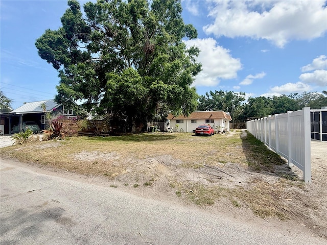 1726 8th St, Sarasota, FL 34236 - view of yard with fence