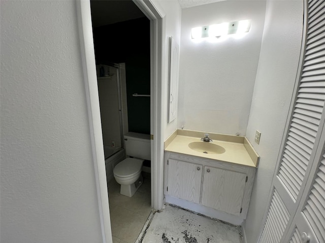 2188 Corinne Ct S Unit A, Saint Petersburg, FL 33712 - full bathroom featuring vanity, a closet, and a shower