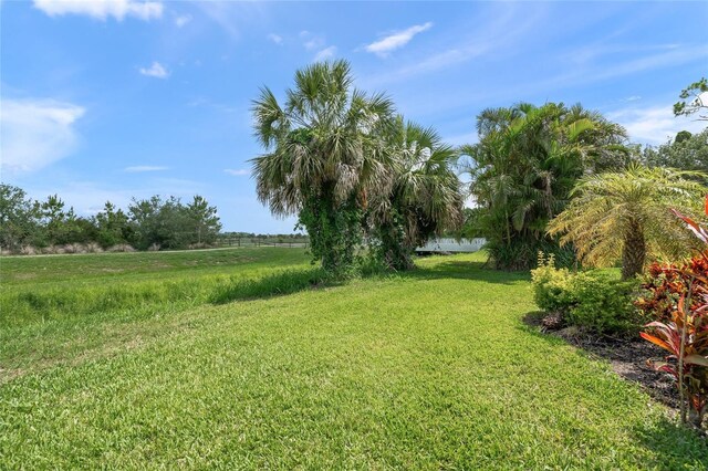 6664 Deering Cir, Sarasota, FL 34240 - view of green lawn