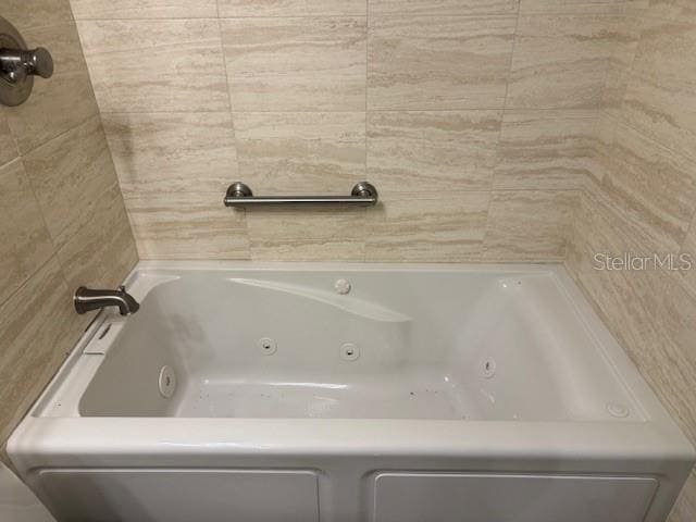 2616 Hidden Lake Dr N Unit A, Sarasota, FL 34237 - view of full bathroom