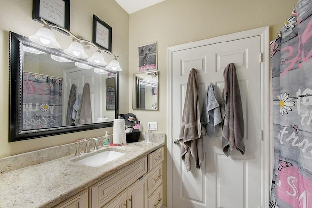 5681 Bidwell Pkwy Unit 102, Sarasota, FL 34233 - full bath featuring vanity