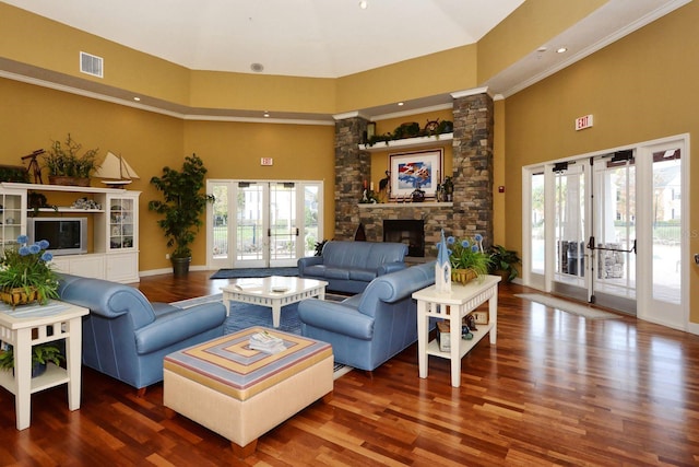 5681 Bidwell Pkwy Unit 102, Sarasota, FL 34233 - common area with a high ceiling and recessed lighting