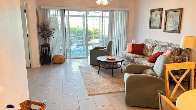 433 Cerromar Ln Unit 331, Venice, FL 34293 - view of living room