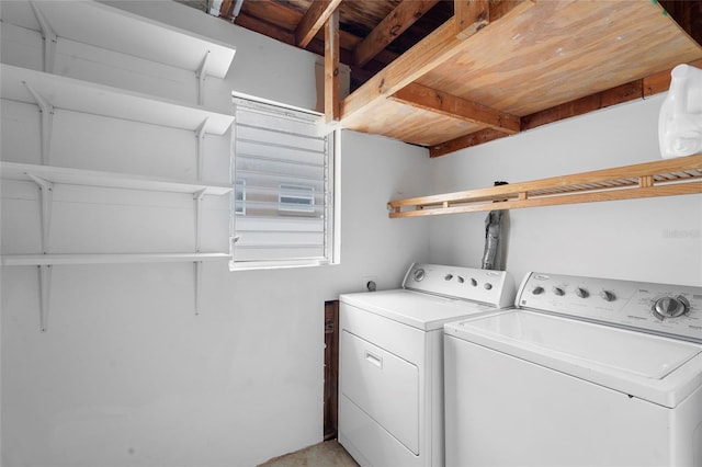 3616 Stardust Pl, Sarasota, FL 34232 - washroom with independent washer and dryer