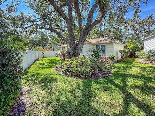 6402 23rd Avenue Dr W, Bradenton, FL 34209 - view of yard