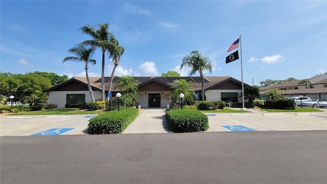 7201 29th Avenue Dr W Unit 306, Bradenton, FL 34209 - view of front of house featuring uncovered parking