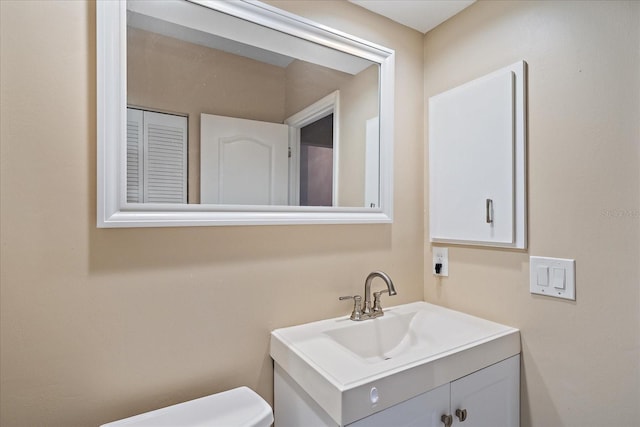 1432 Colony Pl, Venice, FL 34292 - half bathroom featuring vanity and toilet