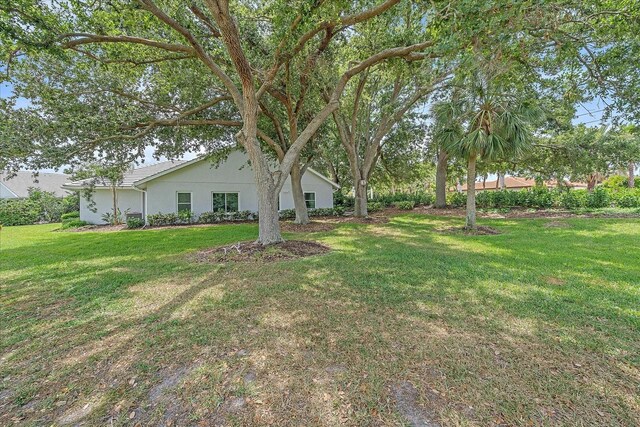 1432 Colony Pl, Venice, FL 34292 - view of green lawn