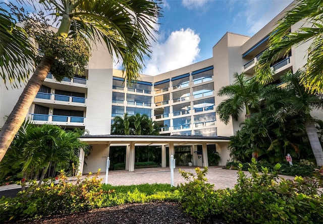 2120 Harbourside Dr Unit 617, Longboat Key, FL 34228 - view of apartment building / complex