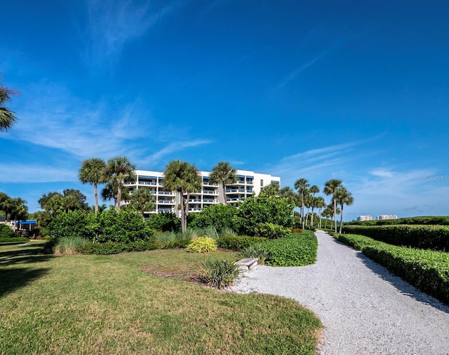 2120 Harbourside Dr Unit 617, Longboat Key, FL 34228 - surrounding community featuring a yard