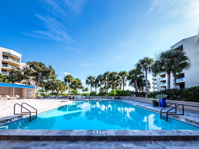 2120 Harbourside Dr Unit 617, Longboat Key, FL 34228 - community pool with a patio area
