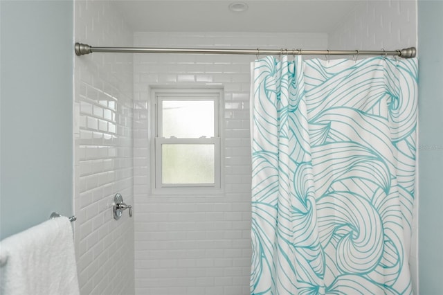 102 48th St, Holmes Beach, FL 34217 - full bathroom featuring curtained shower