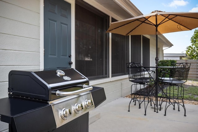 6442 Colonial Dr, Sarasota, FL 34231 - view of patio with area for grilling and outdoor dining space