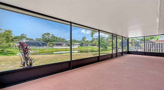 5004 32nd St E, Bradenton, FL 34203 - unfurnished sunroom featuring a water view and healthy amount of natural light