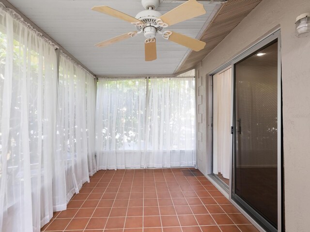 635 N Jefferson Ave Unit 635, Sarasota, FL 34237 - unfurnished sunroom with a ceiling fan