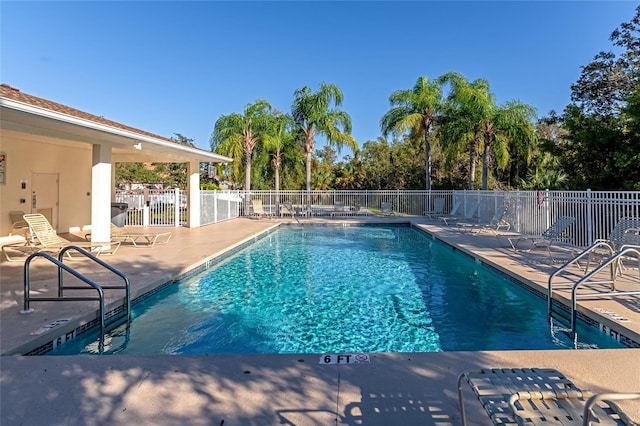 2808 124th Ave E, Parrish, FL 34219 - community pool with a patio area