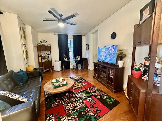 210 N 17th St W Unit 15, Bradenton, FL 34205 - living area with ceiling fan and wood finished floors