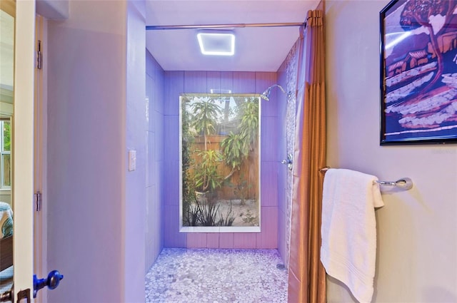 941 Virginia Dr, Sarasota, FL 34234 - view of full bathroom