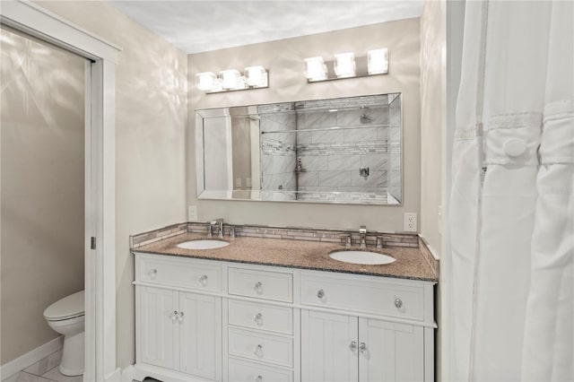 911 Cimarron Cir, Bradenton, FL 34209 - full bath featuring tiled shower and double vanity