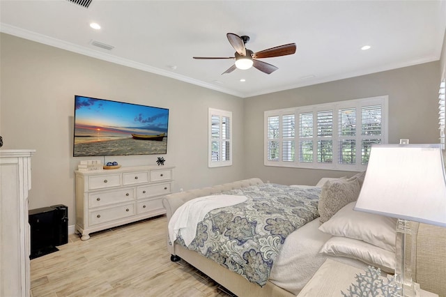 13918 Old Creek Ct, Parrish, FL 34219 - bedroom featuring light wood-style floors, recessed lighting, crown molding, a ceiling fan, and baseboards