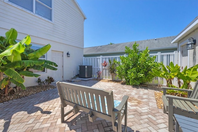 4811 Woodbrook Dr, Sarasota, FL 34243 - view of patio / terrace