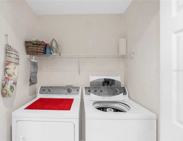 7637 Sweetbay Cir, Bradenton, FL 34203 - washroom with independent washer and dryer
