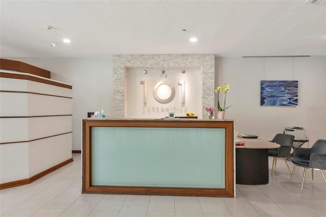 101 S Gulfstream Ave Unit 16C, Sarasota, FL 34236 - reception featuring recessed lighting