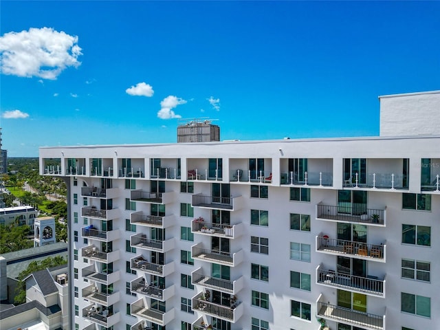 101 S Gulfstream Ave Unit 16C, Sarasota, FL 34236 - view of apartment building / complex